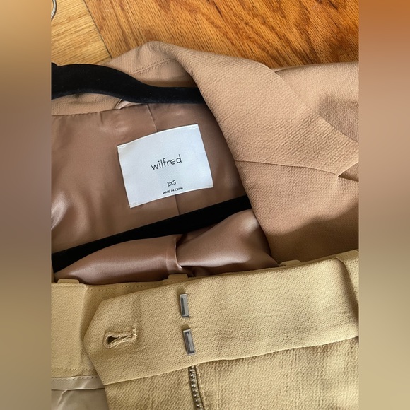 Aritzia Wilfred Cherrelle Blazer - Picture 11 of 11